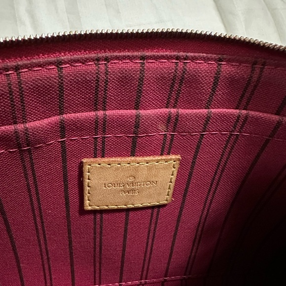 Louis Vuitton wristlet clutch - Picture 11 of 11